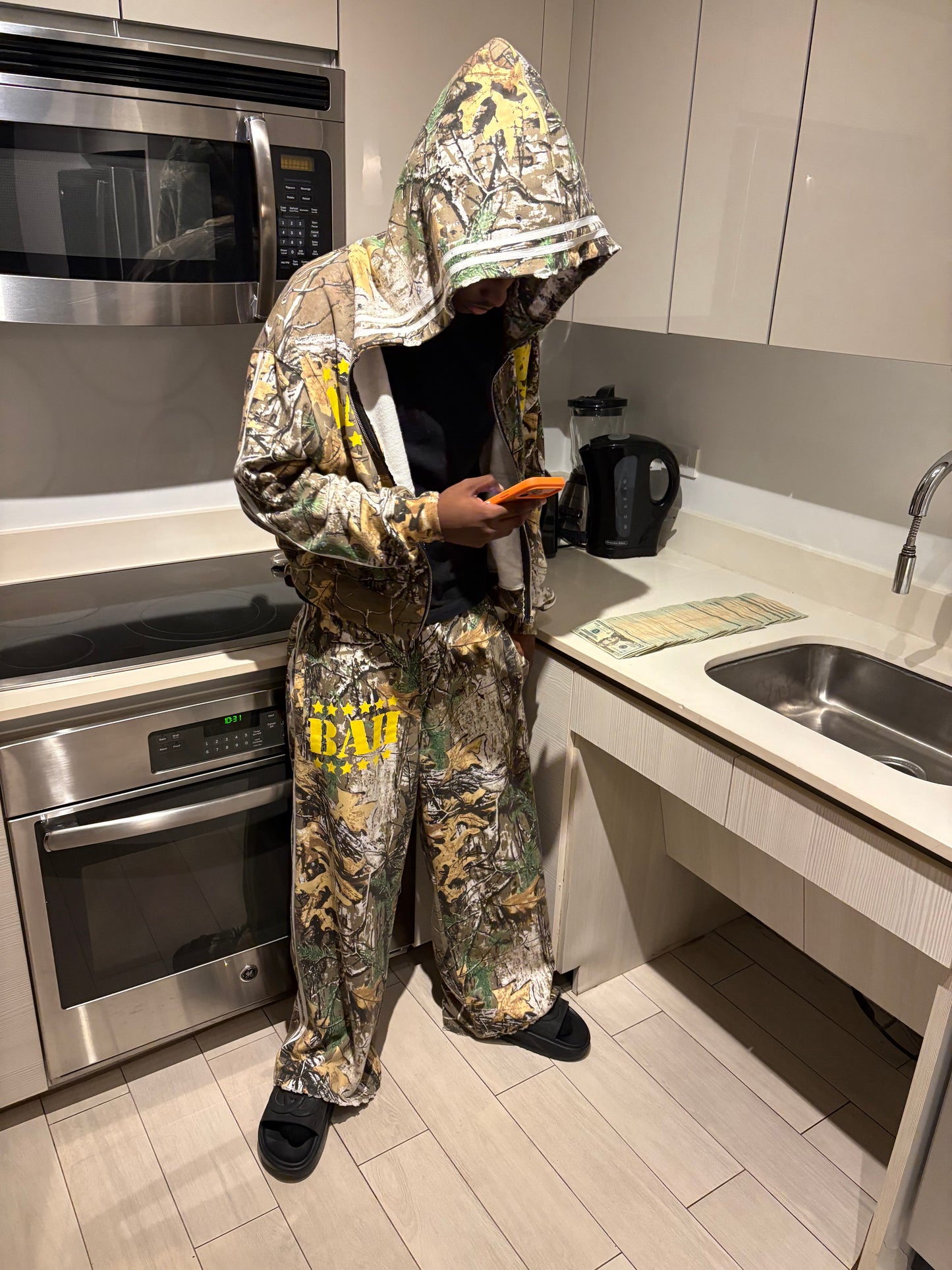 Escape Wide Leg Sweatpants (Real Tree)